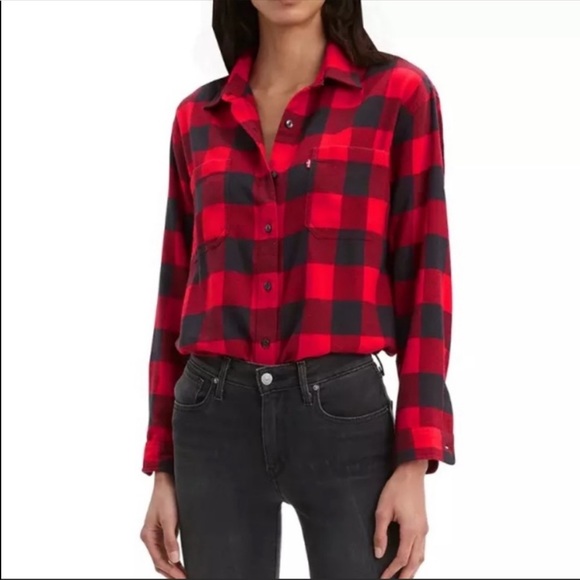 Levi's Tops - Levi’s boyfriend fit button down